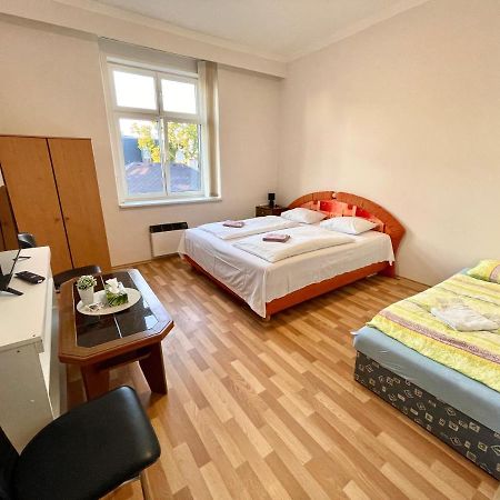 Pension Majovka Cheb Exteriör bild