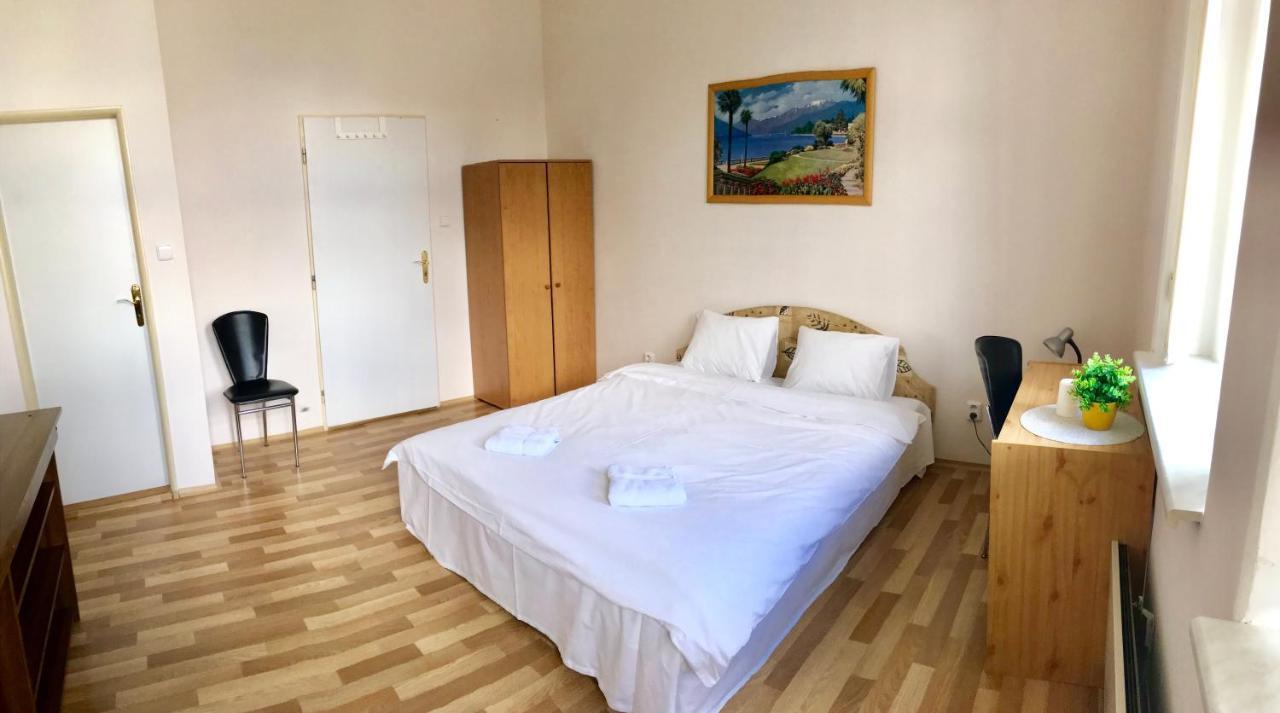 Pension Majovka Cheb Exteriör bild