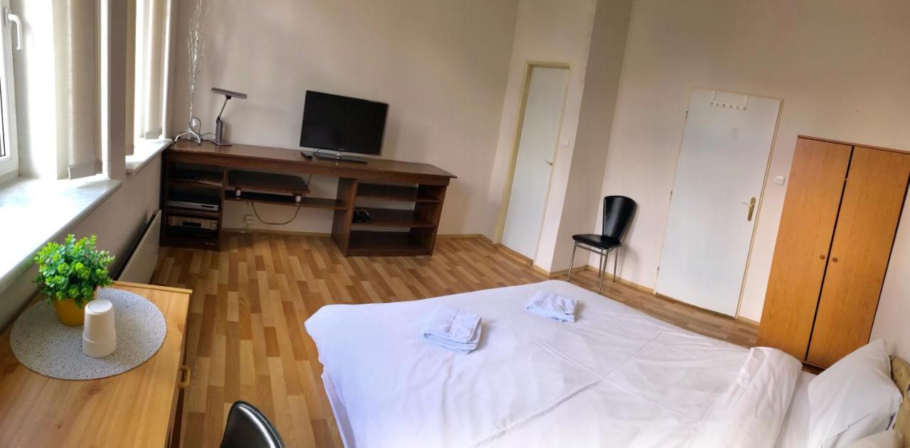 Pension Majovka Cheb Exteriör bild