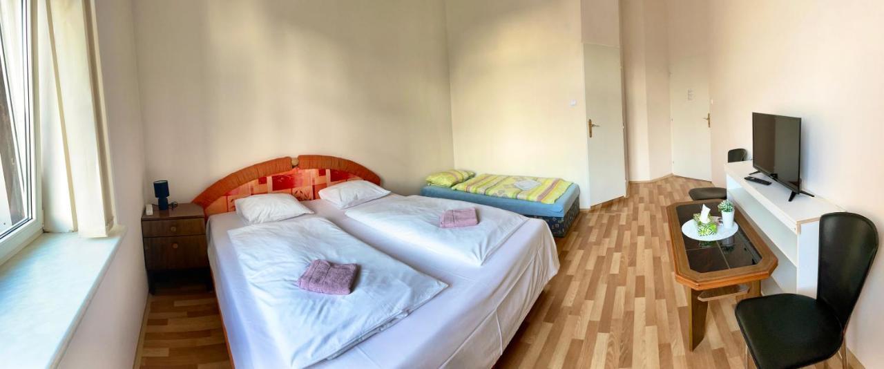 Pension Majovka Cheb Exteriör bild