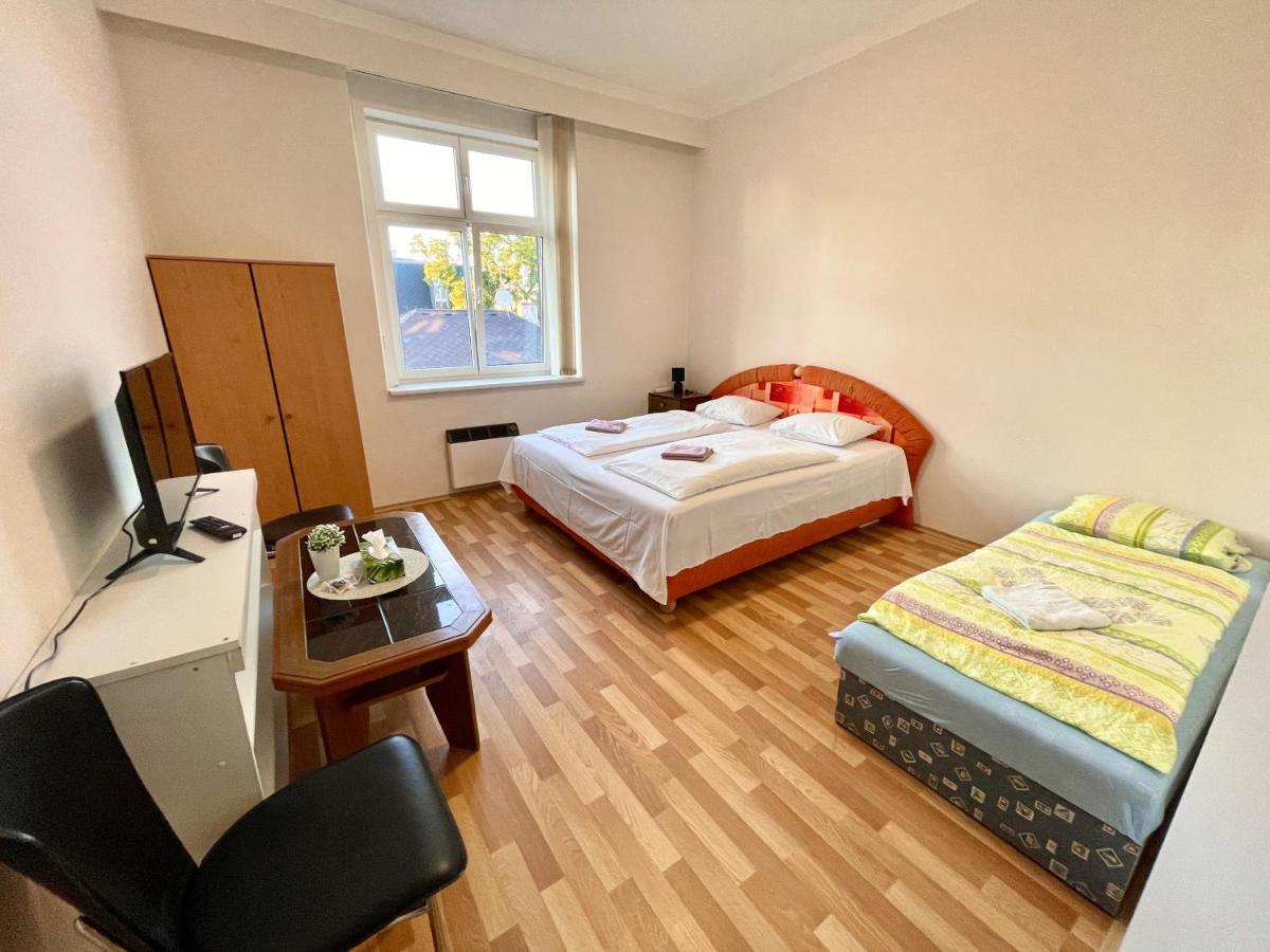 Pension Majovka Cheb Exteriör bild
