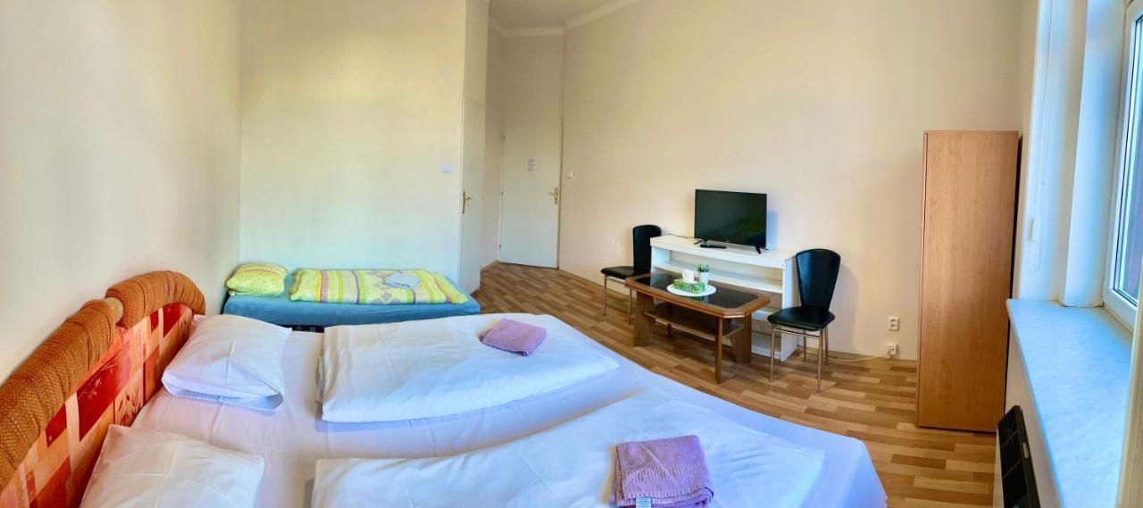 Pension Majovka Cheb Exteriör bild